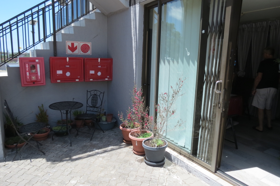 1 Bedroom Property for Sale in Hartenbos Central Western Cape